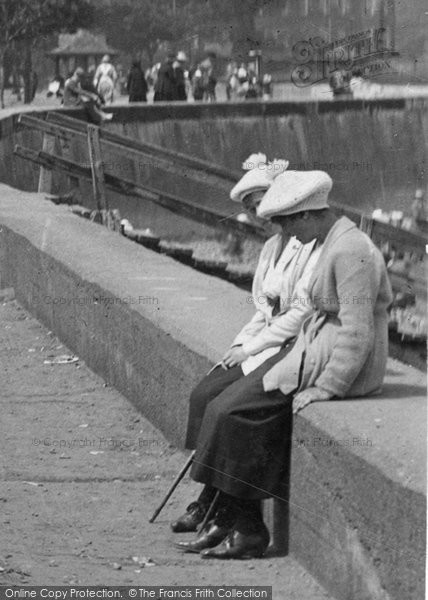 Photo of Minehead, Women Sitting 1919