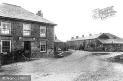 Cheesewring Village 1908, Minions