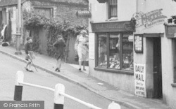 Shop In The High Street 1954, Minster