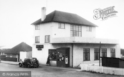 The White House 1955, Minster