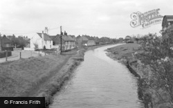 The Canal 1964, Misterton