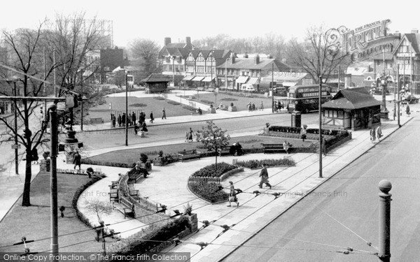 Photo of Mitcham, Upper Green c.1955