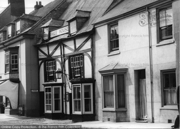 Photo of Modbury, Exeter Inn c.1950