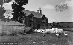 Lligwy, Tyddynisa Farm c.1940, Moelfre