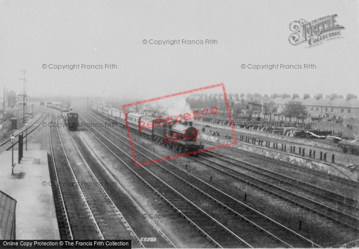 Photo of Mold, Irish Mail Steaming Through 1906