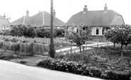 New Bungalows c.1960, Monkton