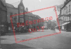 Agincourt Square 1931, Monmouth