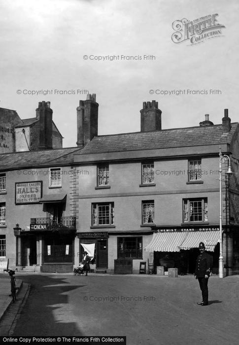 Photo of Monmouth, Market Tavern And Evans' Chemist, Agincourt Square 1914
