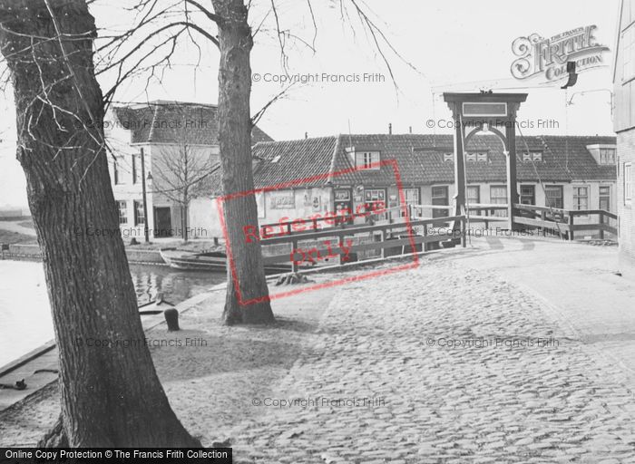 Photo of Monnickendam, c.1938