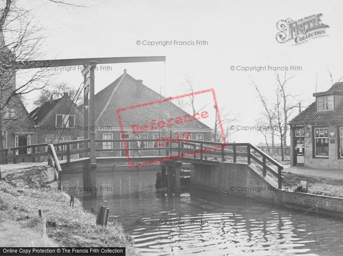 Photo of Monnickendam, Drawbridge c.1938
