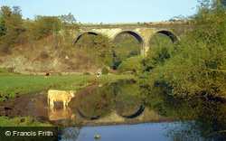 River Wye And Monsal Viaduct c.1990, Monsal Dale
