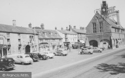 Redesdale Arms Hotel And Redesdale Hall c.1960, Moreton-In-Marsh