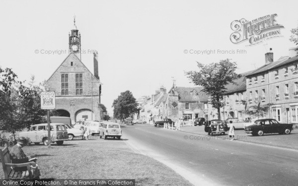 Photo of Moreton In Marsh, Redesdale Hall And High Street c.1965