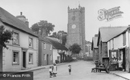 Fore Street And Church 1906, Moretonhampstead