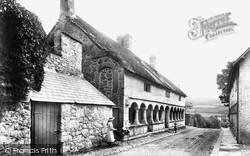 Old Almshouses 1906, Moretonhampstead