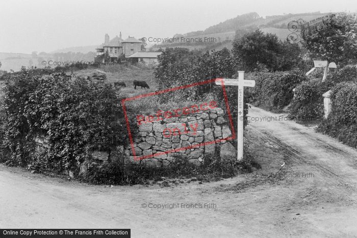 Photo of Moretonhampstead, The Crossroads 1910