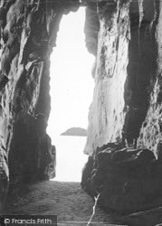 Black Rock Cavern c.1900, Morfa Bychan
