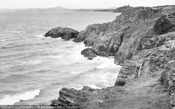 Photo of Morfa Bychan, Criccieth Castle From Black Rock c.1960