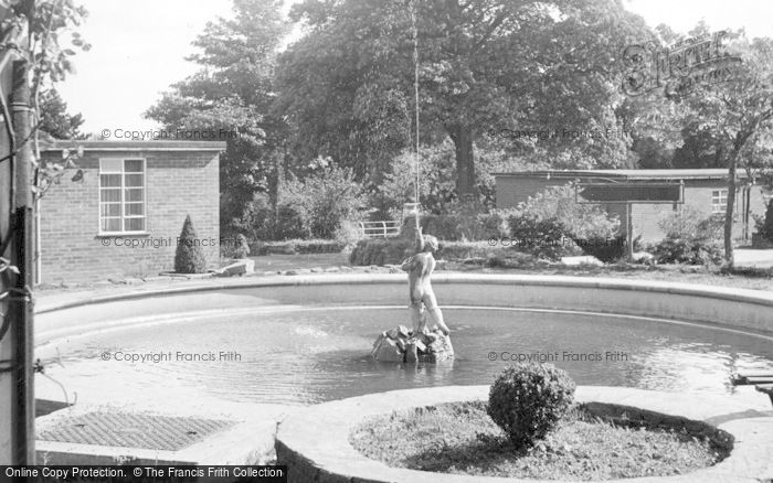Photo of Morriston, Hospital, The Fountain c.1955