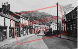 Commercial Street c.1960, Mountain Ash
