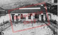 Swimming Baths c.1955, Mountain Ash