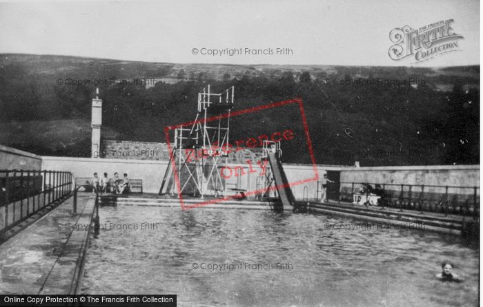Photo of Mountain Ash, The Open Air Swimming Pool c.1960