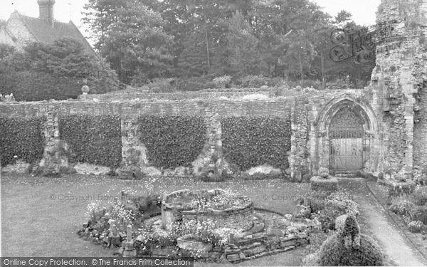 Photo of Much Wenlock, The Lavabo, Wenlock Abbey c.1955
