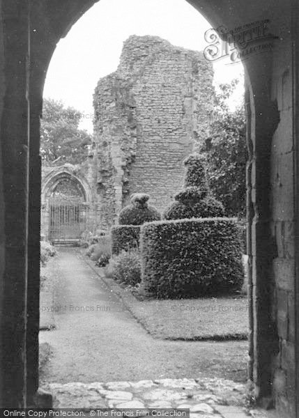 Photo of Much Wenlock, Wenlock Abbey c.1955