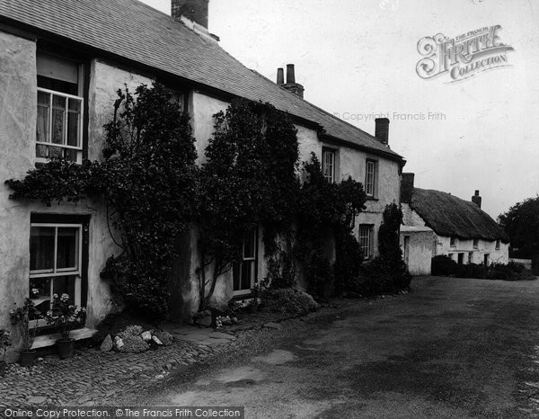 Photo of Mullion, Old Cottages 1927