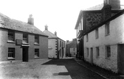 The Square 1904, Mullion