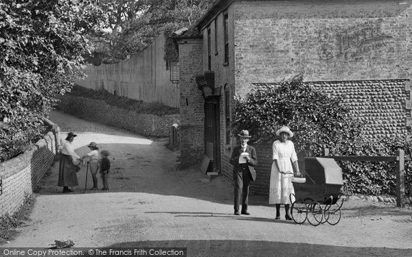 Photo of Mundesley, Family At Brooke Cottage 1921