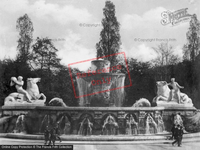 Photo of Munich, A Fountain c.1935