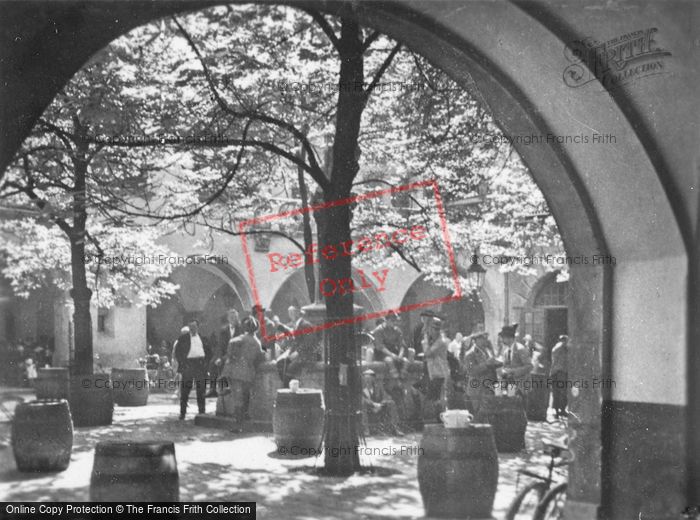 Photo of Munich, Hofbrauhaus c.1935
