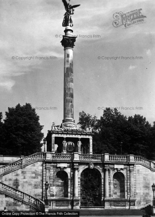 Photo of Munich, Monument Of Peace c.1935