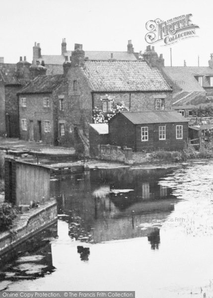 Photo of Nafferton, The Beck c.1955