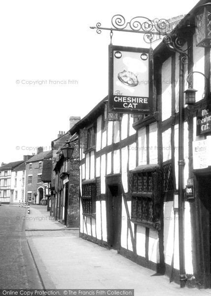 Photo of Nantwich, The Cheshire Cat, Welsh Row c.1960