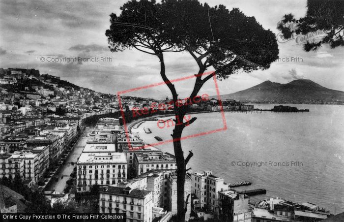 Photo of Naples, General View c.1920