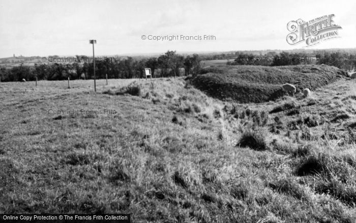 Photo of Navan, Hill Of Tara, Ráith Na Ríogh (The Fort Of The Kings) c.1957