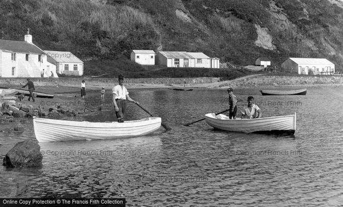 Photo of Nefyn, Boatmen 1933