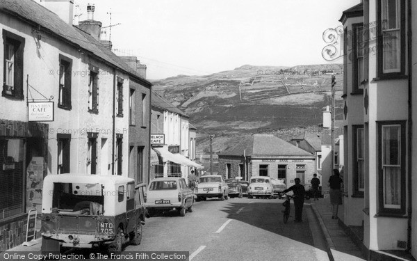 Photo of Nefyn, High Street c.1965
