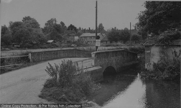 Photo of Nether Wallop, Paynes Arch c.1960