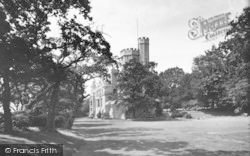 The Castle c.1955, Netley