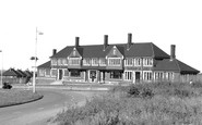 New Addington, Addington Hotel c1965