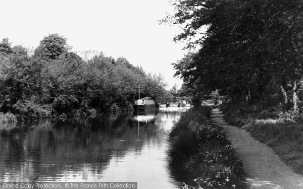 Photo of New Haw, The Wey Navigation c.1950