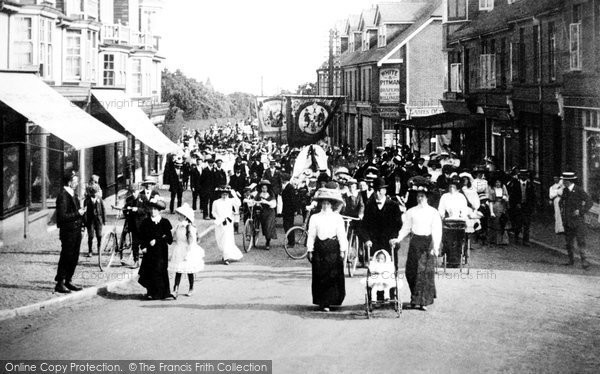 Photo of New Milton, The Parade 1910