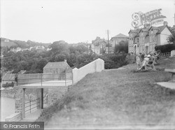 The Green 1933, New Quay