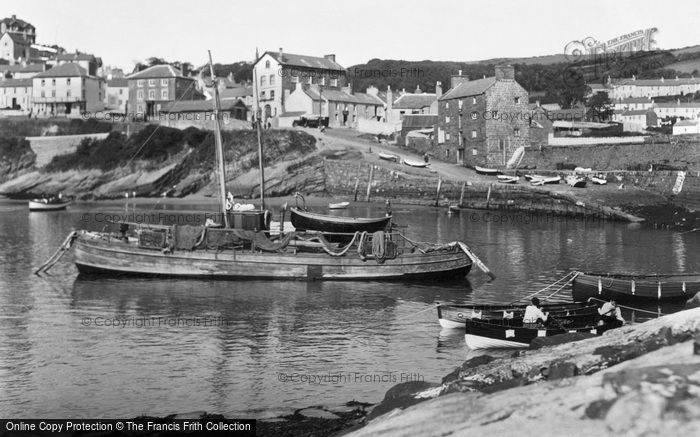 Photo of New Quay, The Harbour c.1933
