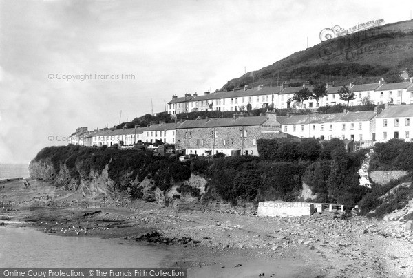 Photo of New Quay, The Terraces 1933