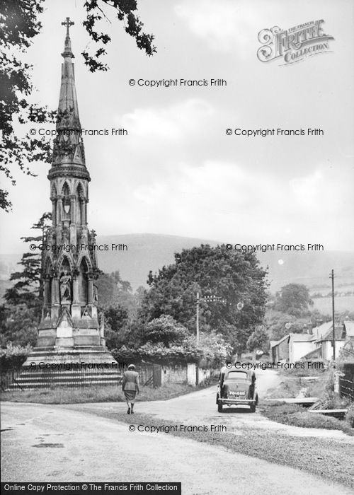 Photo of New Radnor, Water Street And Cornewall Monument c.1950