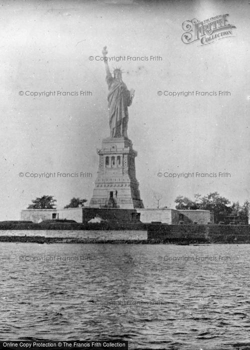 Photo of New York, Statue Of Liberty c.1890